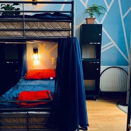 Lilus Hostel Batumi Eksteriør bilde