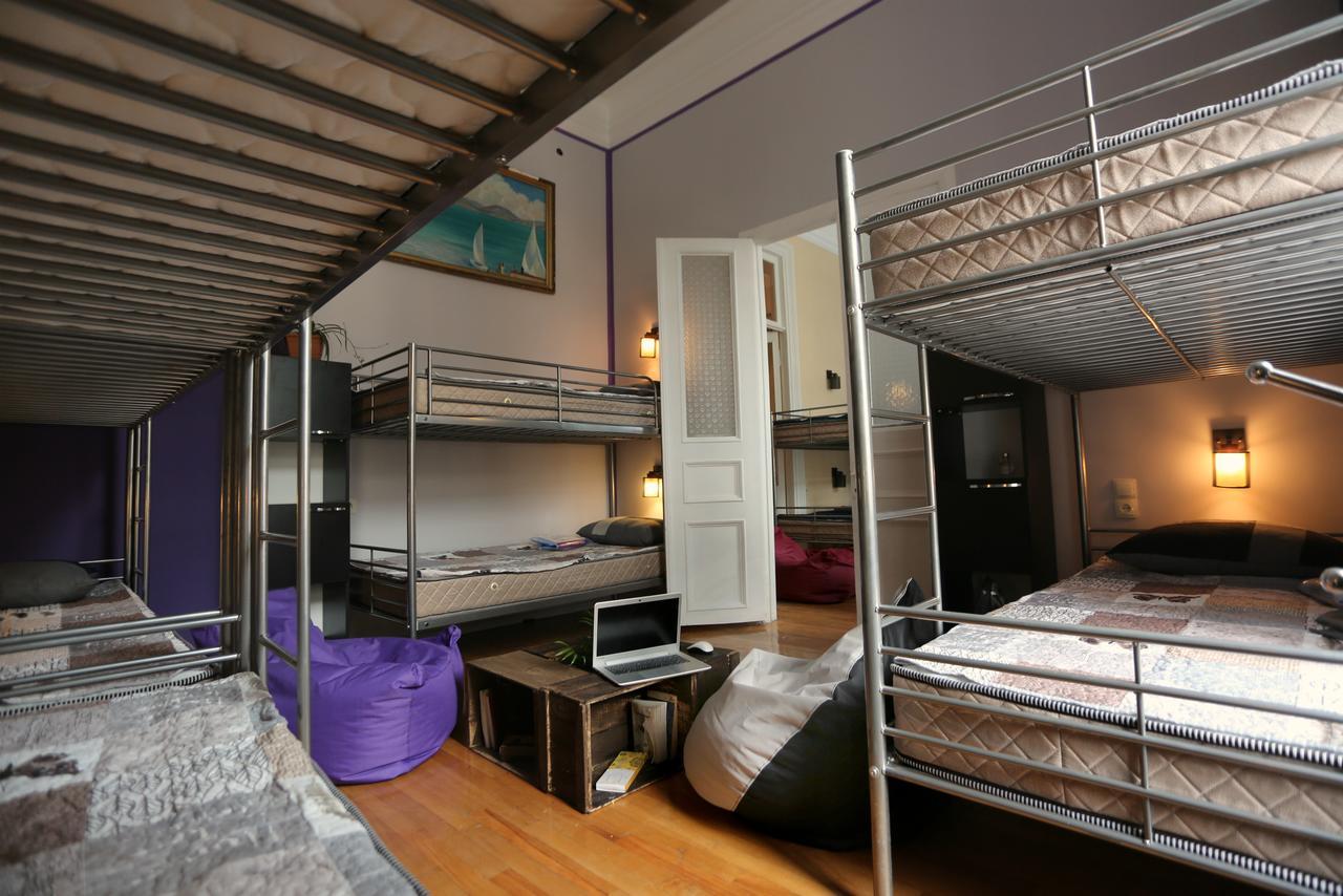 Lilus Hostel Batumi Eksteriør bilde