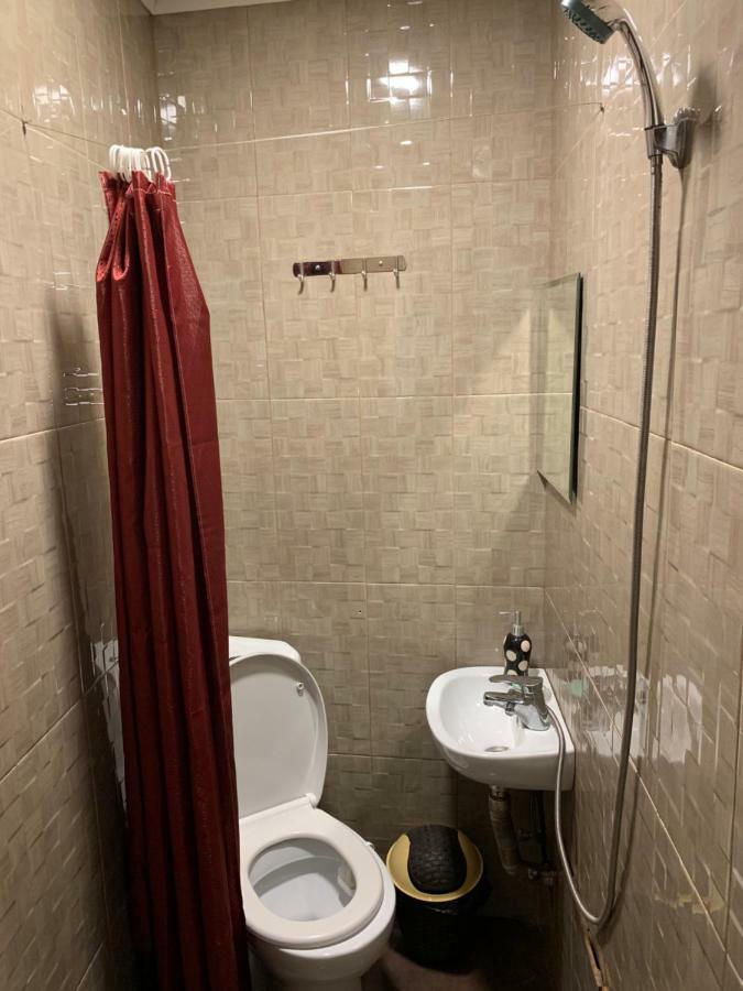 Lilus Hostel Batumi Eksteriør bilde