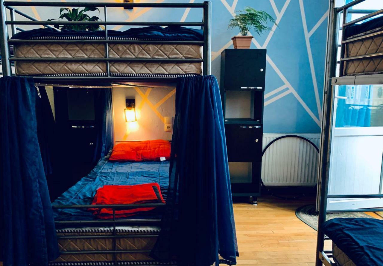 Lilus Hostel Batumi Eksteriør bilde